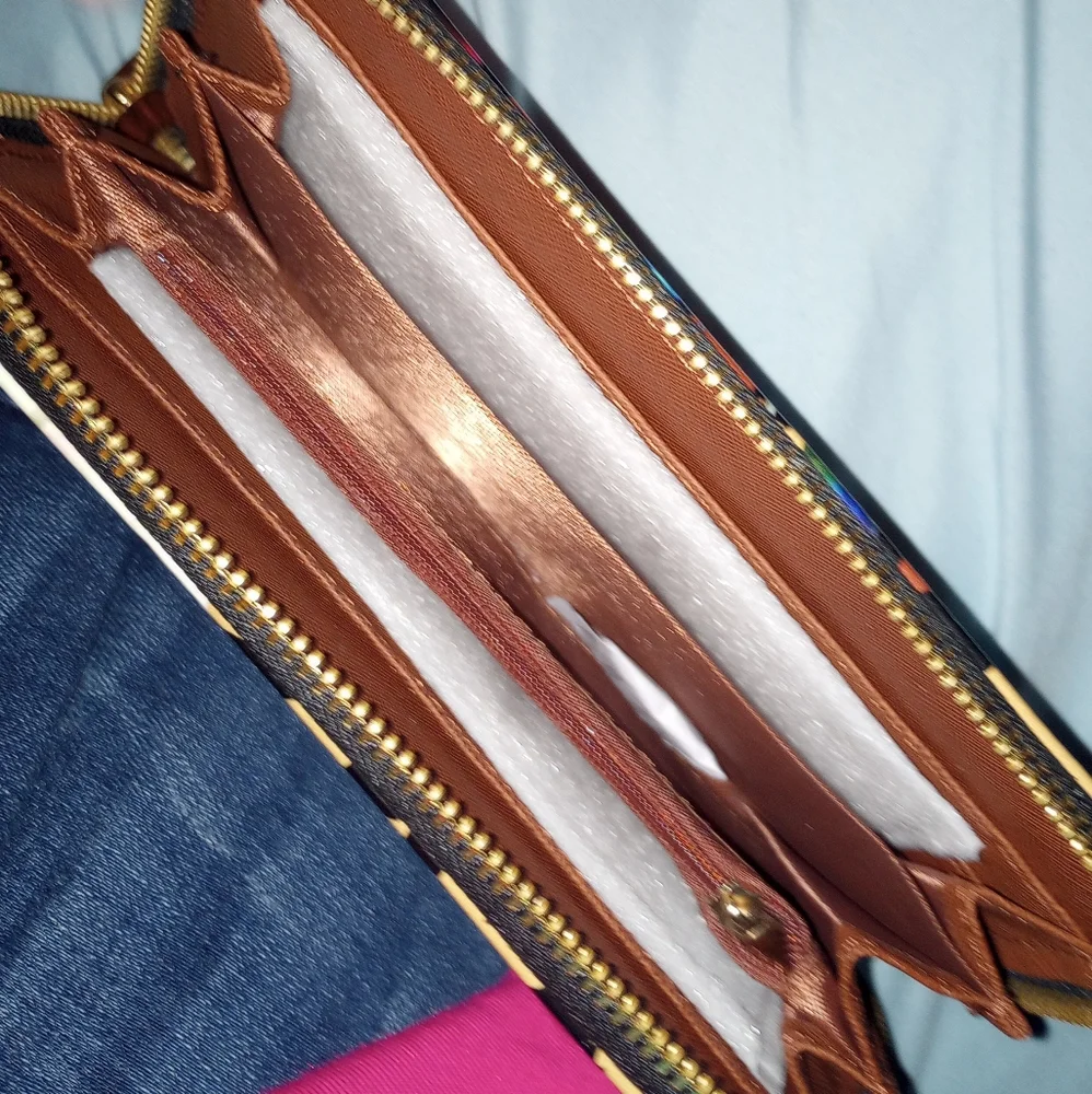 wallet - Picture 2 of 2